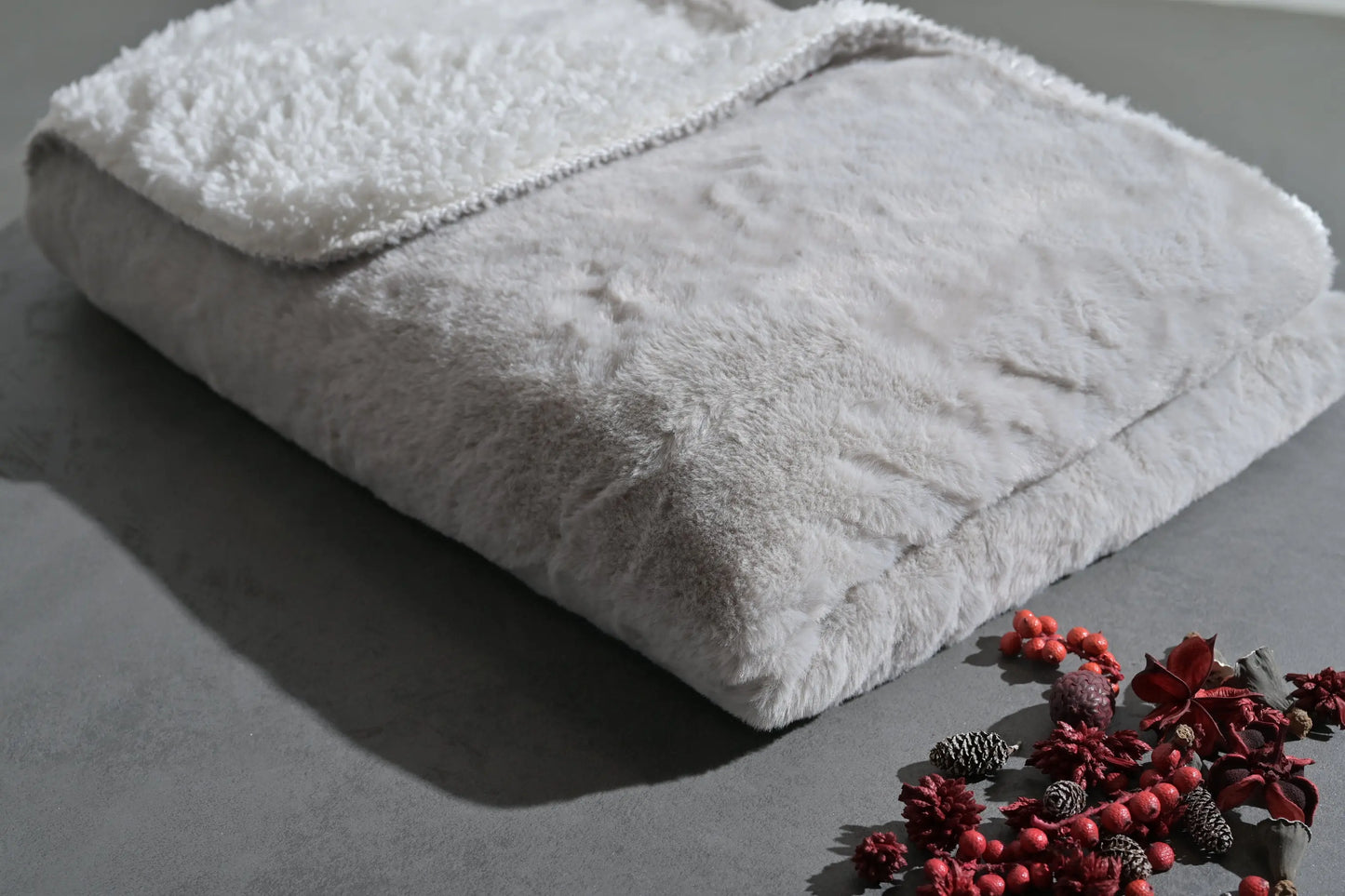 【限定販売】PAXTON ファー&ボア ブランケット_Gray x White