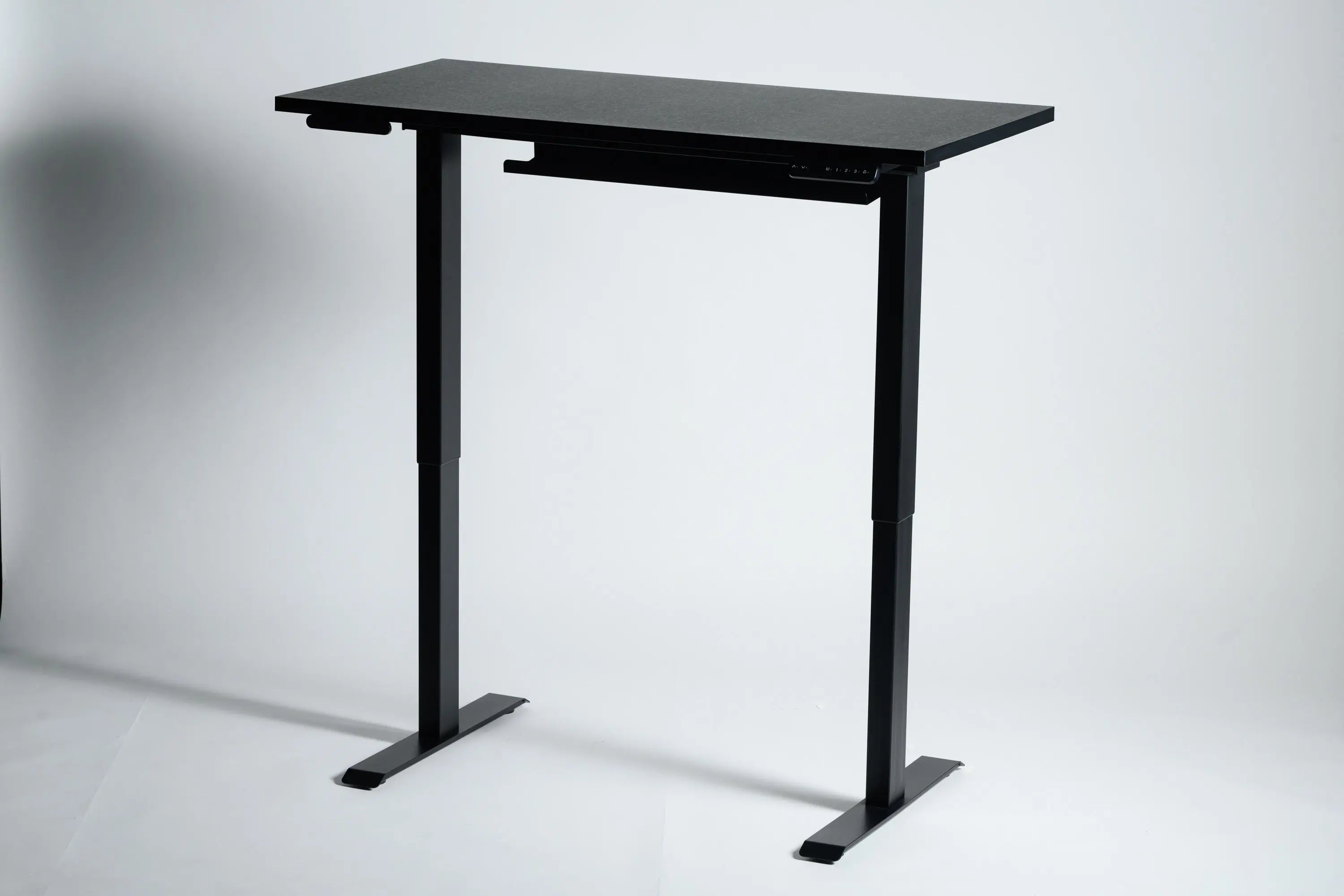 PAXTON 블랙 원목 전동식 높이 조절 데스크