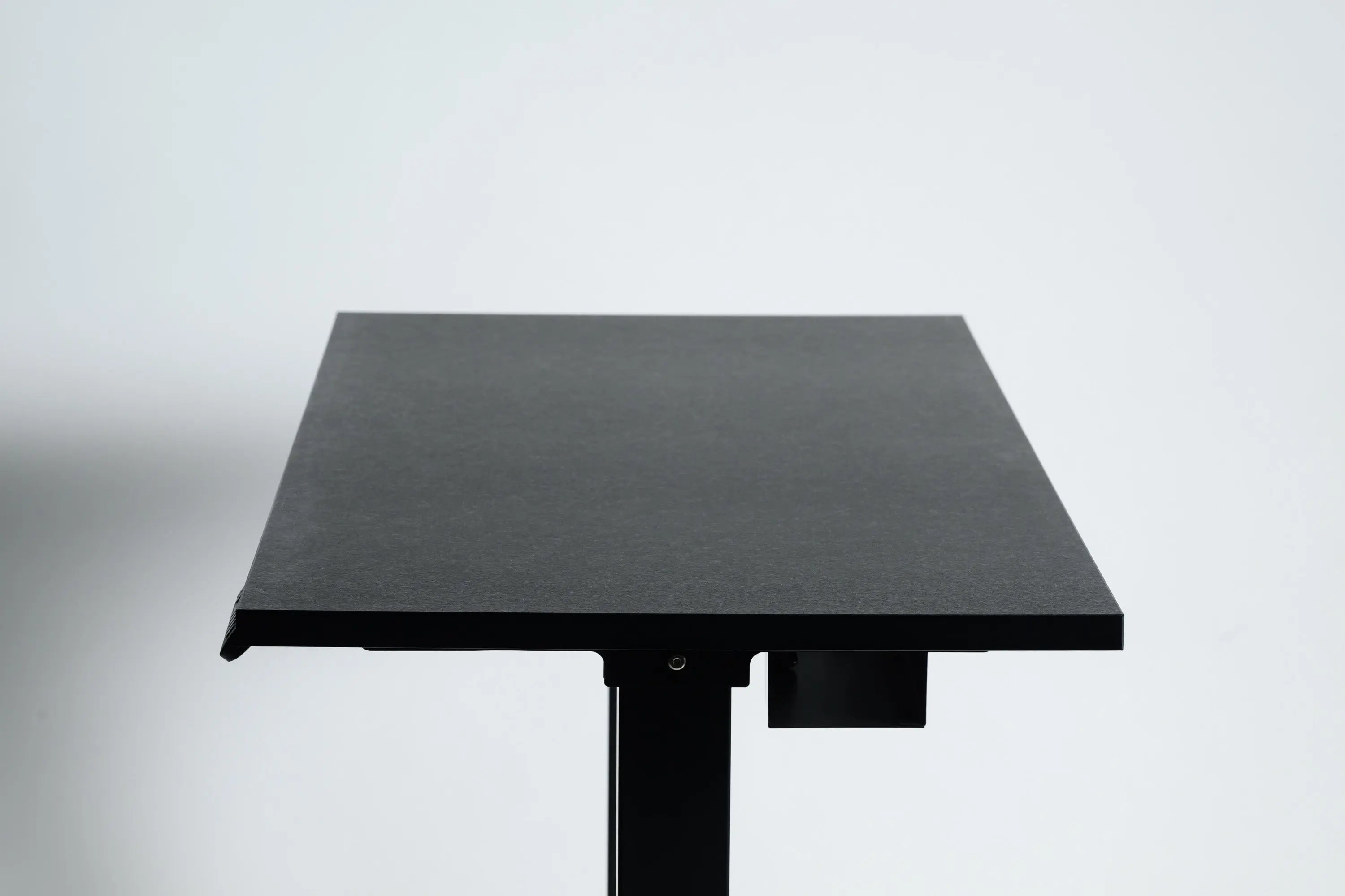 PAXTON 블랙 원목 전동식 높이 조절 데스크