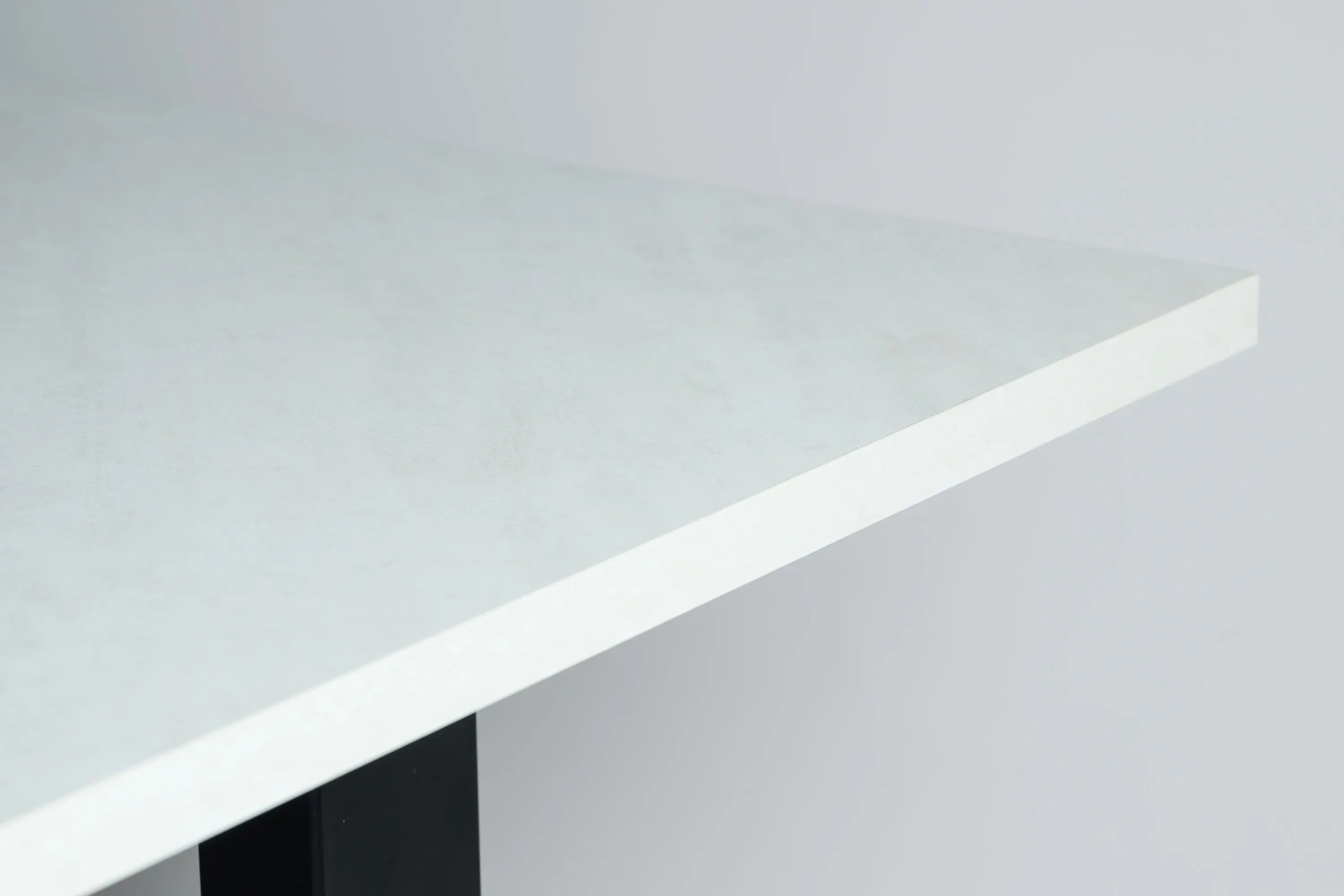 PAXTON 스톤 화이트 전동식 높이 조절 데스크