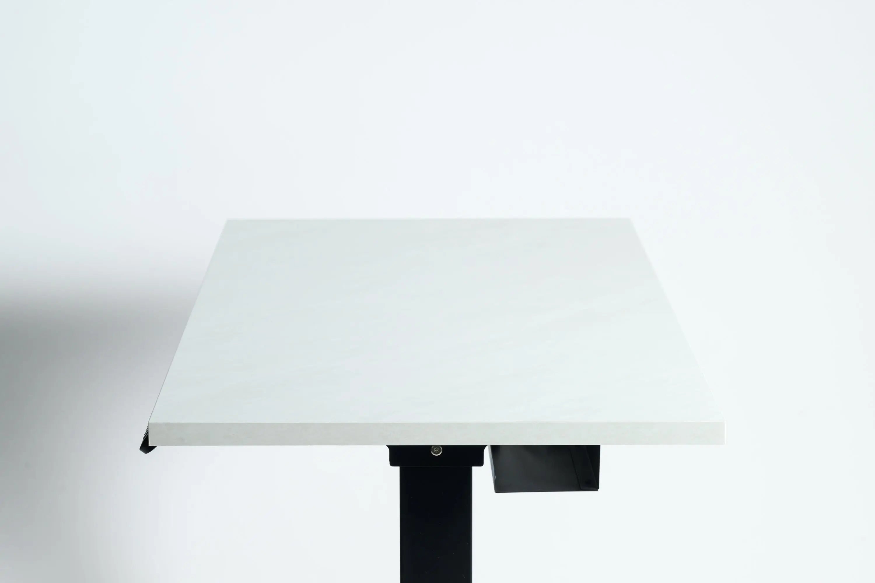 PAXTON 스톤 화이트 전동식 높이 조절 데스크